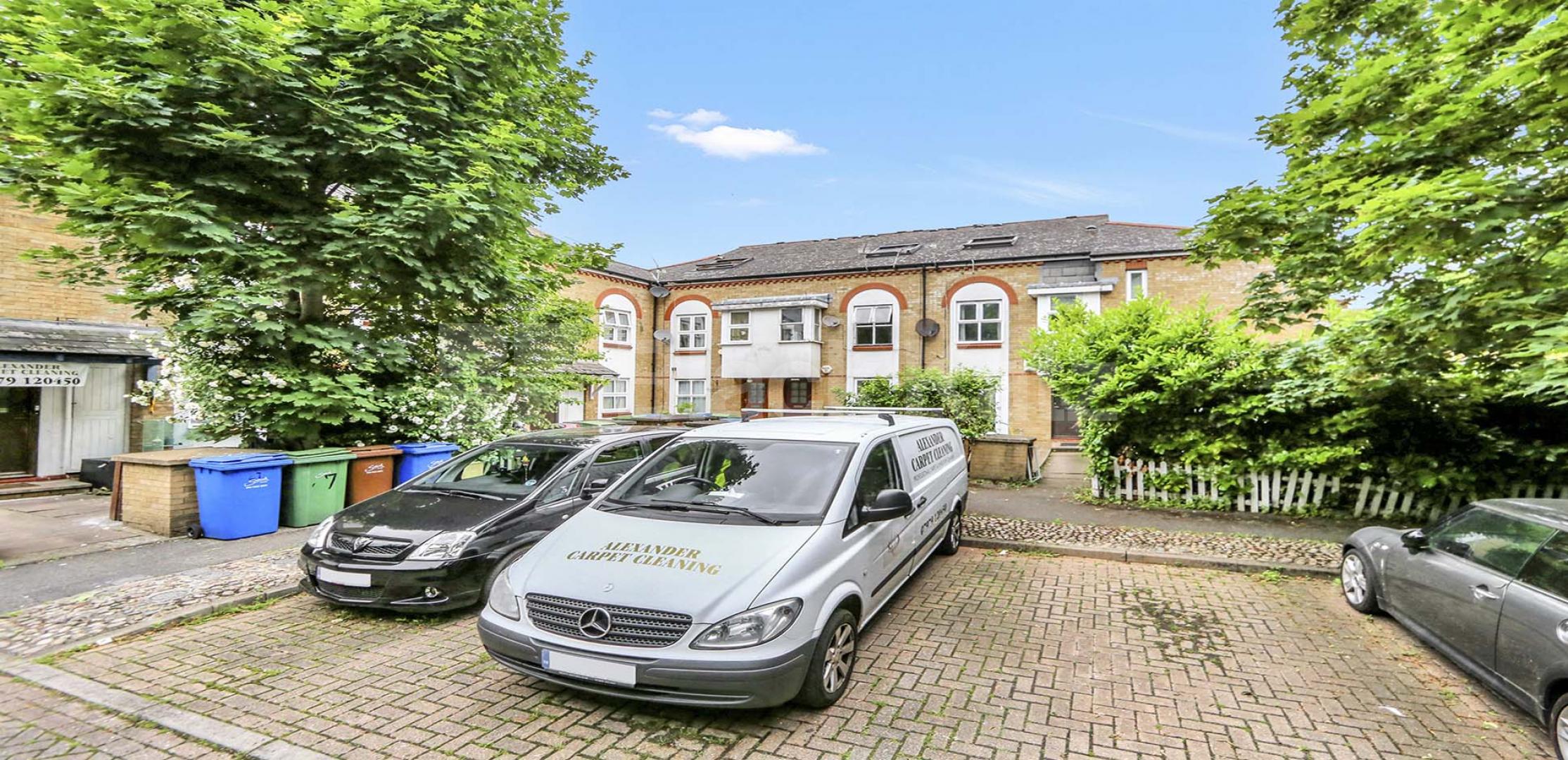 			UNDER OFFER , 1 Bedroom, 1 bath, 1 reception Apartment			 Longfellow Way, London Bridge / Bermondsey